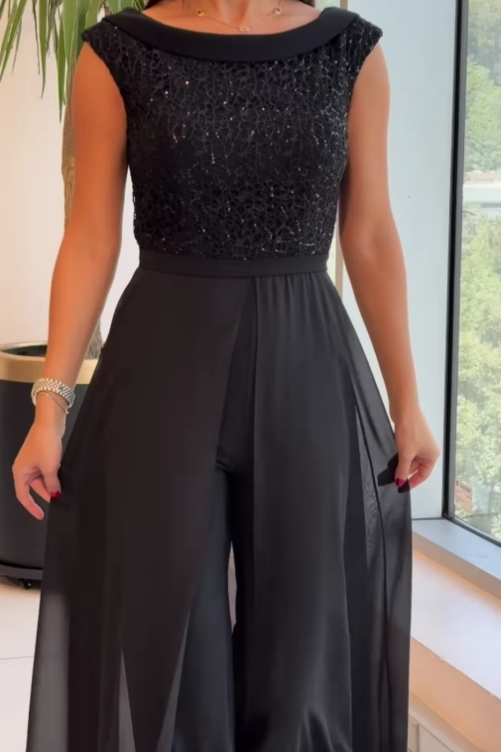 Louna - Stylish bezrukavi kombinezon