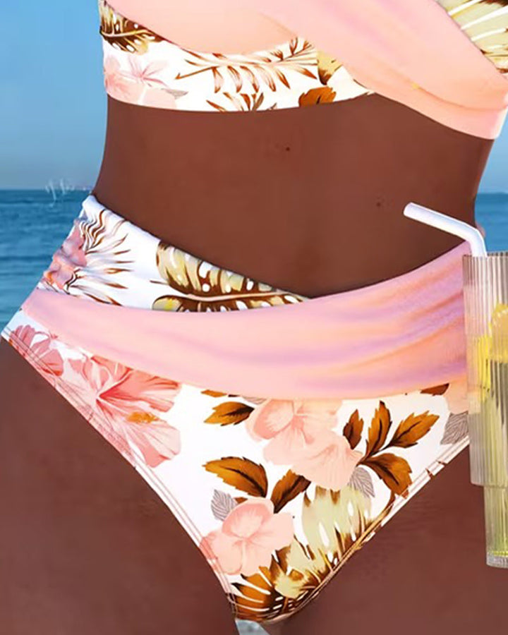 Bikini s upadljivim cvjetnim uzorkom i bočnim prorezom
